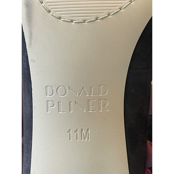 Elegant Gray Suede Women's Pumps - Picture 9 of 9